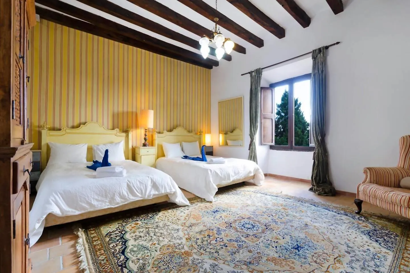 Casa Historica Con Piscina Sauna Y Jacuzzi Lloseta 0*,  Spain